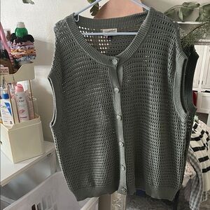 Universal Thread Sage Green Sleeveless Cardigan